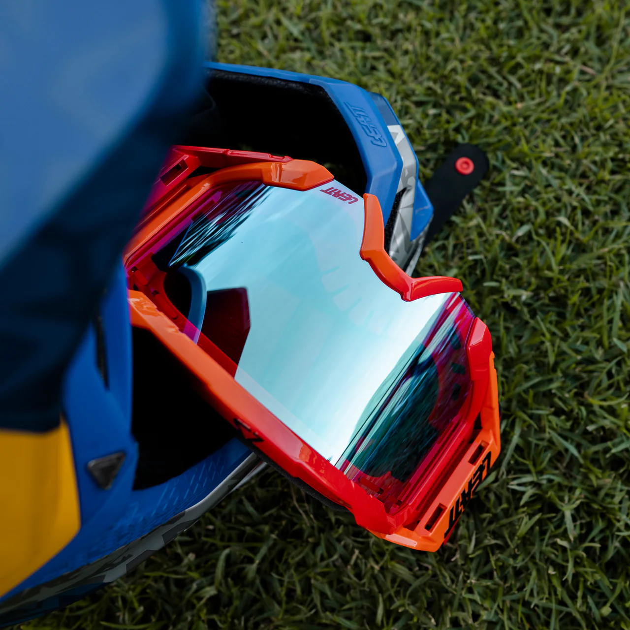 Goggle Velocity 5.0 MTB Iriz - Red Blue 26 VLT - Image 2
