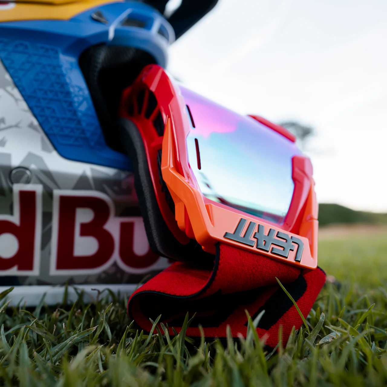 Goggle Velocity 5.0 MTB Iriz - Red Blue 26 VLT - Image 3