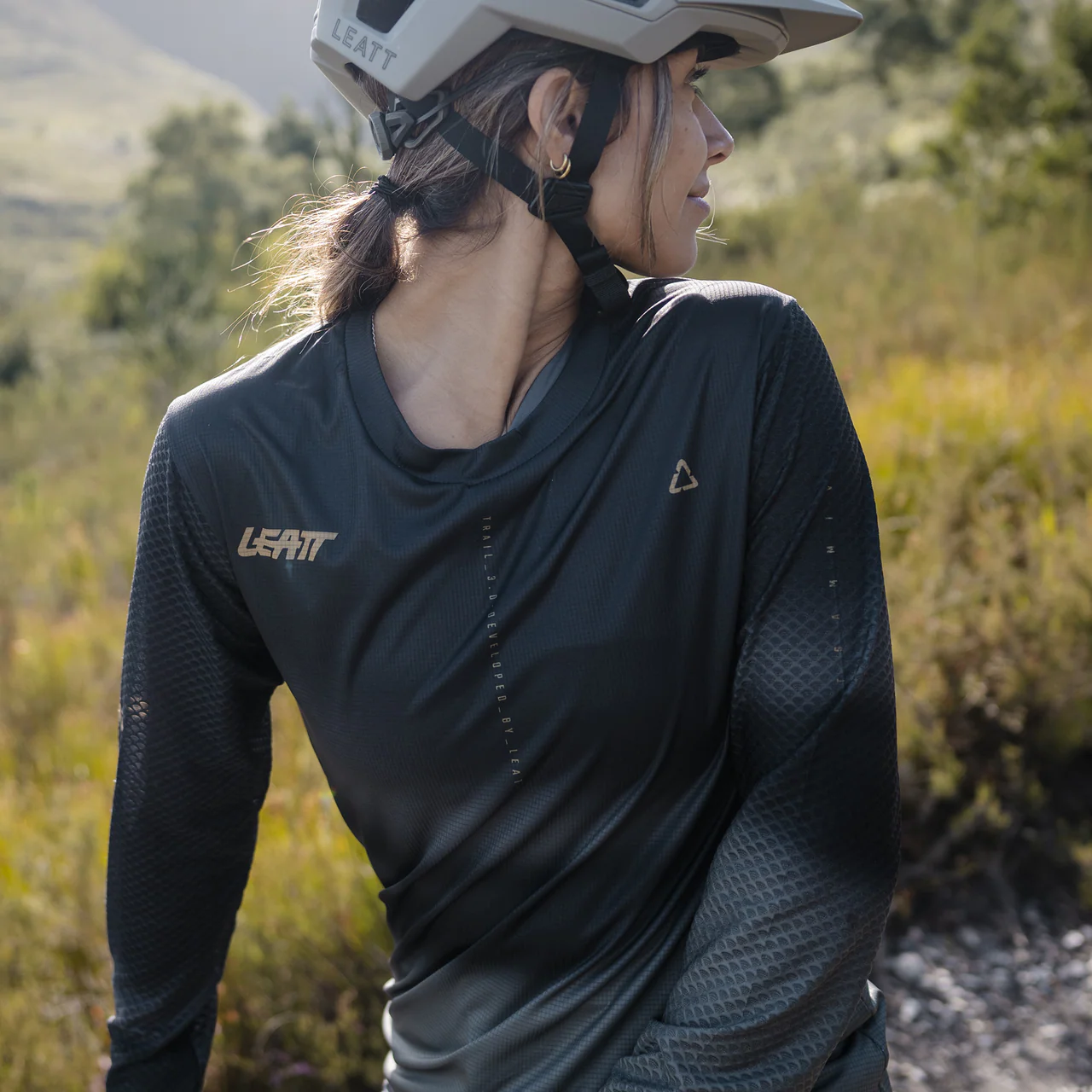 Jersey MTB Trail 3.0 Long Sleeve Women - Ghost Black - Image 4