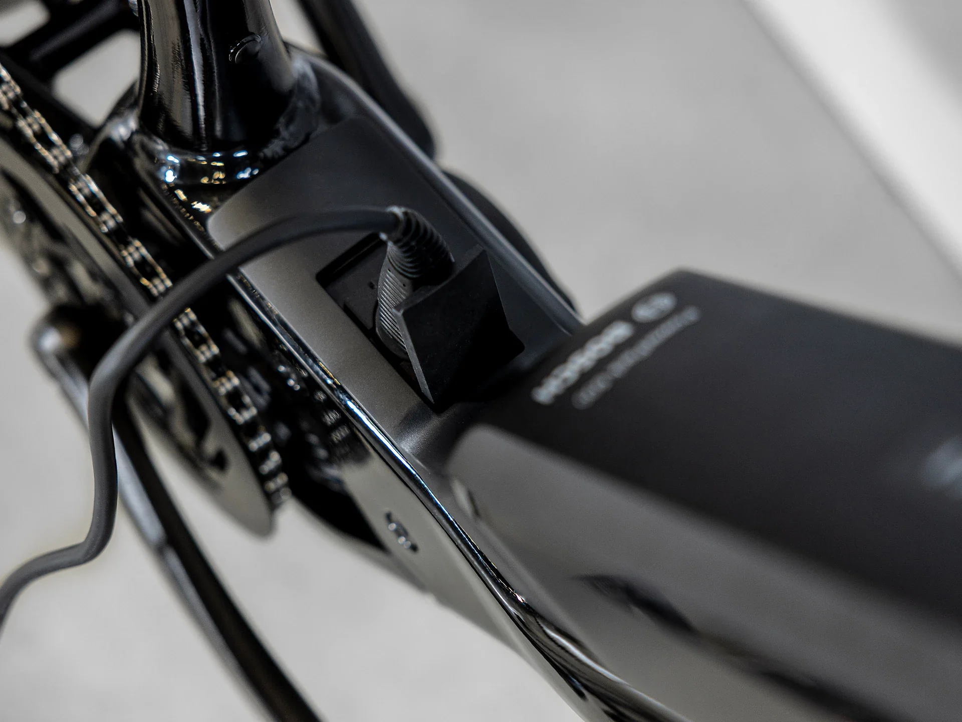 Allant+ 5 Trek Black 725Wh - Image 4