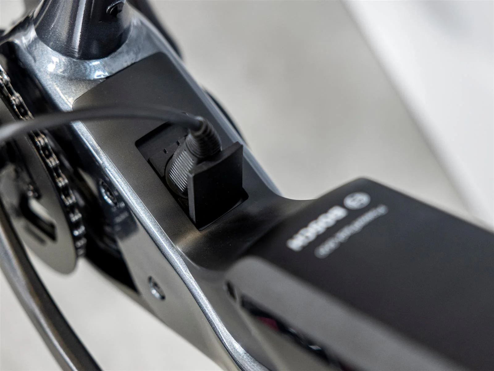 Allant+ 6 Lowstep Galactic Grey 400Wh - Image 4