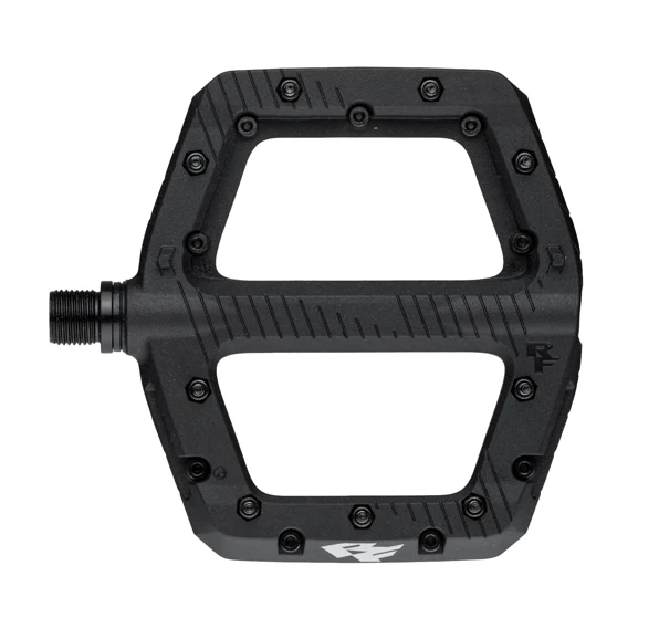 Chester 24 Pedale - black