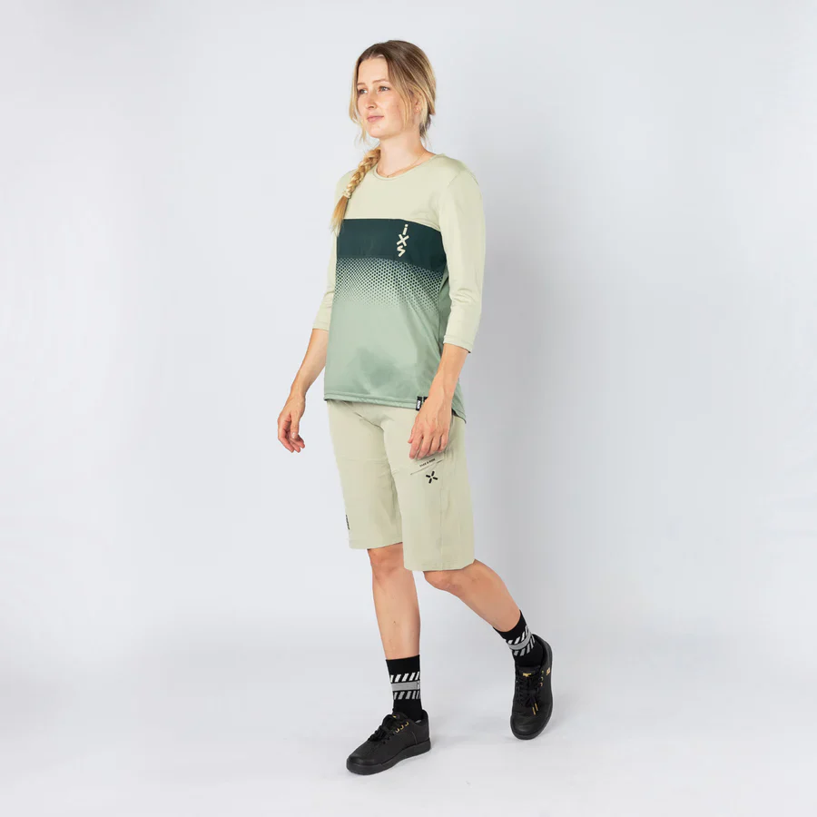 Damen Carve 1.0 Shorts - sand - Image 2