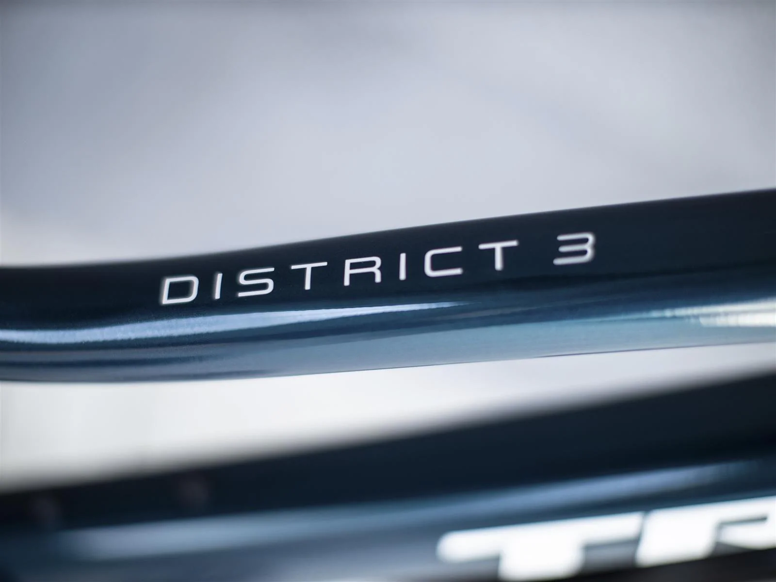 District 3 EQ Stagger Dark Aquatic - Image 3