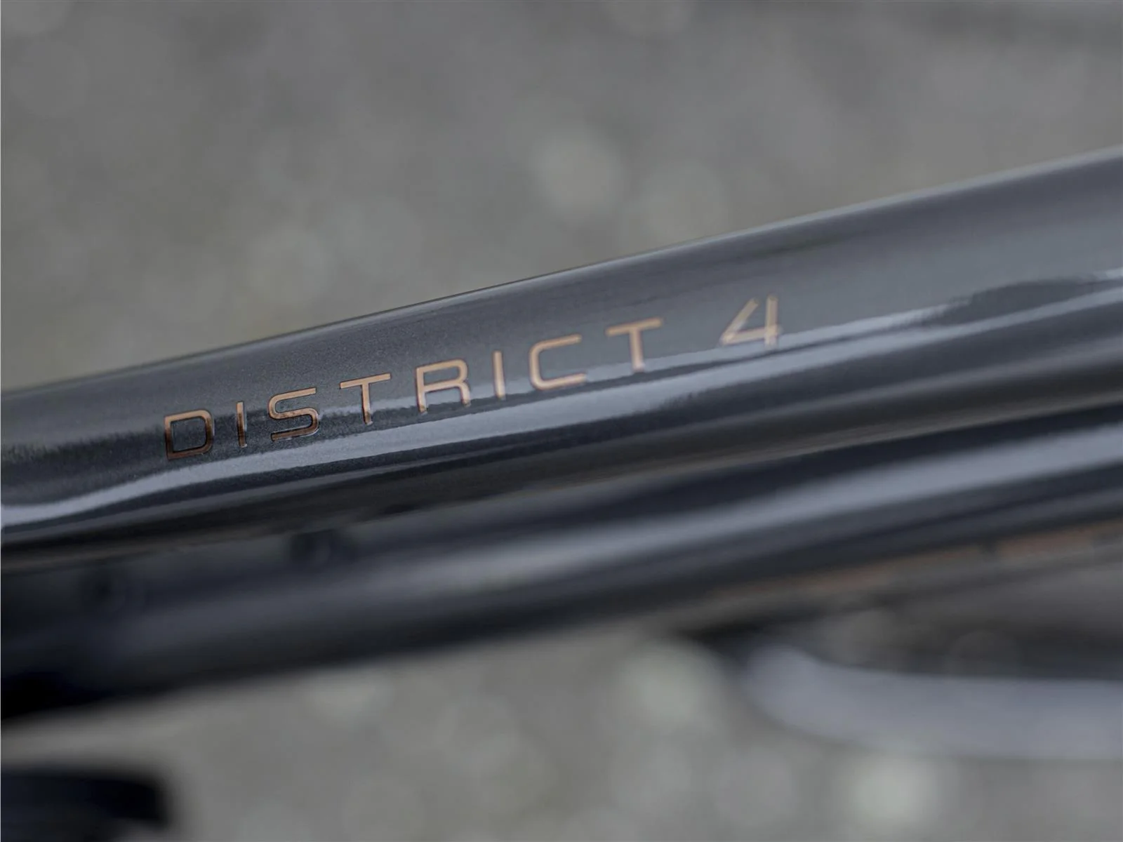 District 4 EQ Stagger Lithium Grey - Image 2