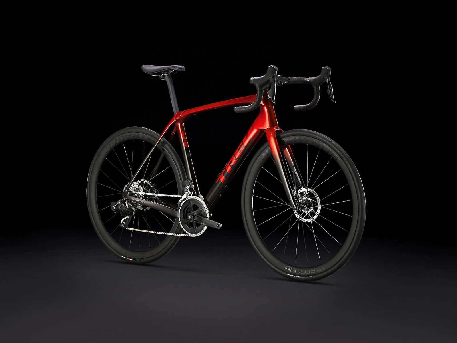 Domane SLR 6 eTap Gen 4 Metallic Red Smoke to Red Carbon Smoke - Image 2