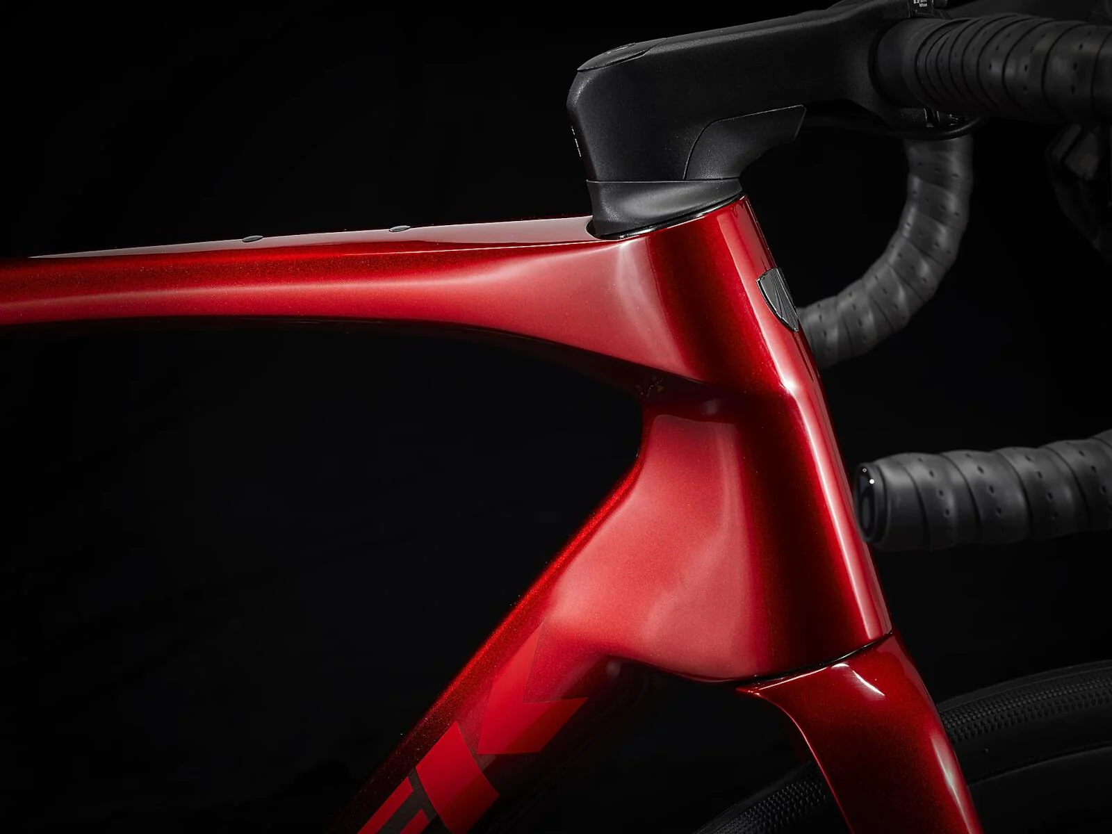Domane SLR 7 eTap Gen 4 Metallic Red Smoke to Red Carbon Smoke - Image 6