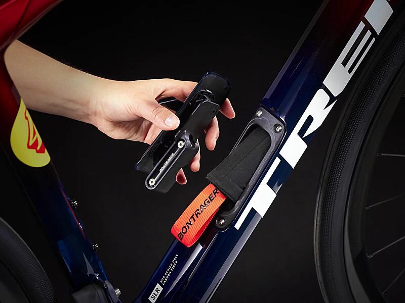 Domane SLR 7 Gen 4 Metallic Red Smoke to Blue Smoke Fade - Image 5