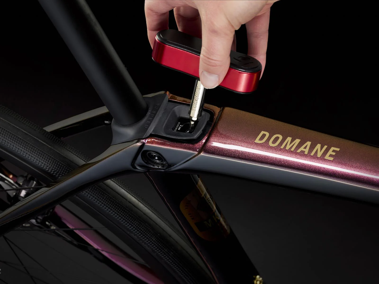 Domane SLR 9 AXS Axinite Flip/Trek Black - Image 9