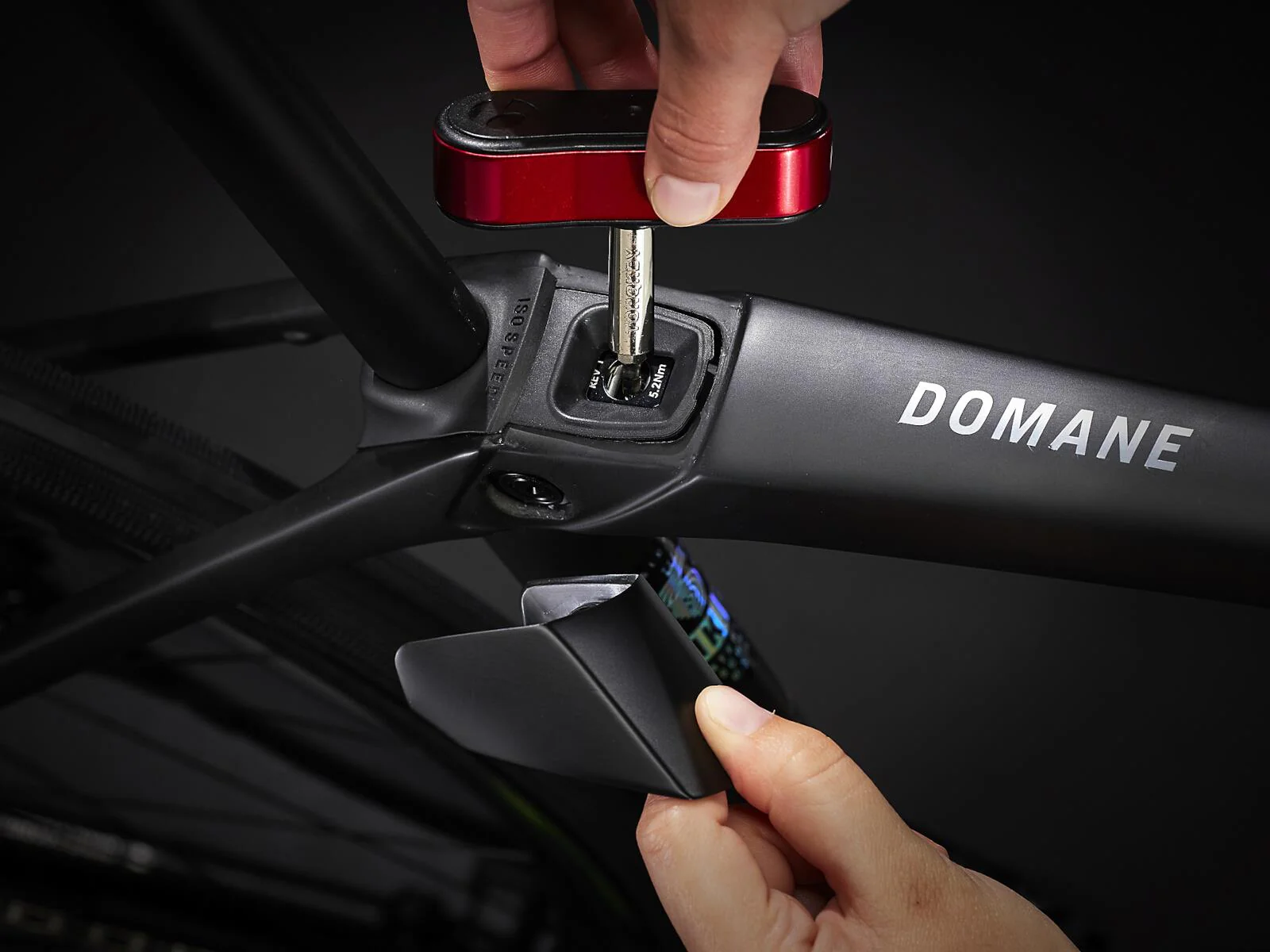 Domane SLR 9 eTap Gen 4 Deep Smoke - Image 9