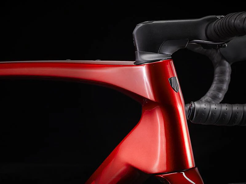Domane SLR 9 eTap Gen 4 Metallic Red Smoke to Red Carbon Smoke - Image 6