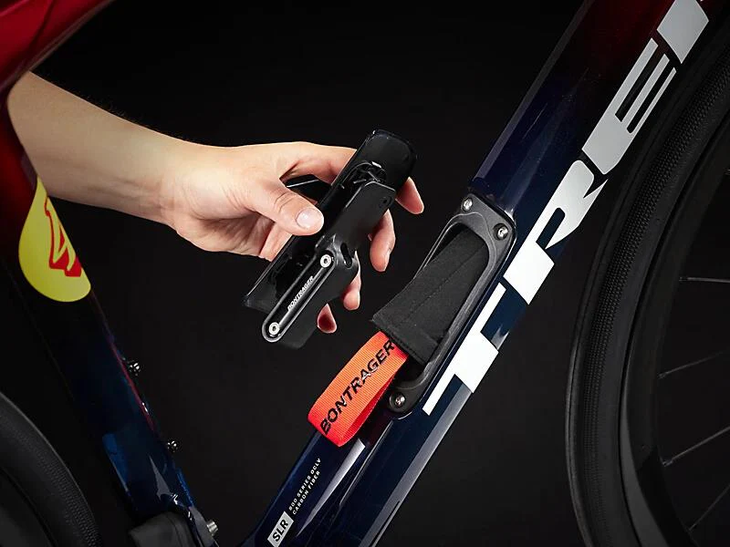 Domane SLR 9 eTap Gen 4 Team Replica:Metallic Red Smoke to Blue Smoke Fade - Image 5
