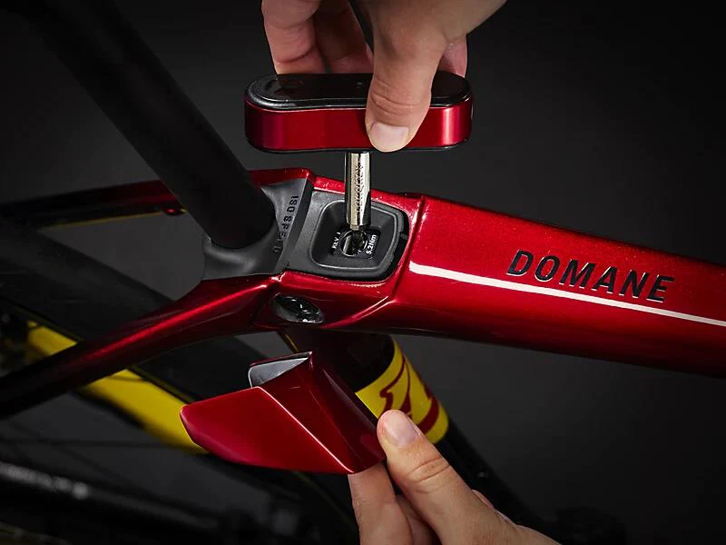 Domane SLR 9 eTap Gen 4 Team Replica:Metallic Red Smoke to Blue Smoke Fade - Image 9