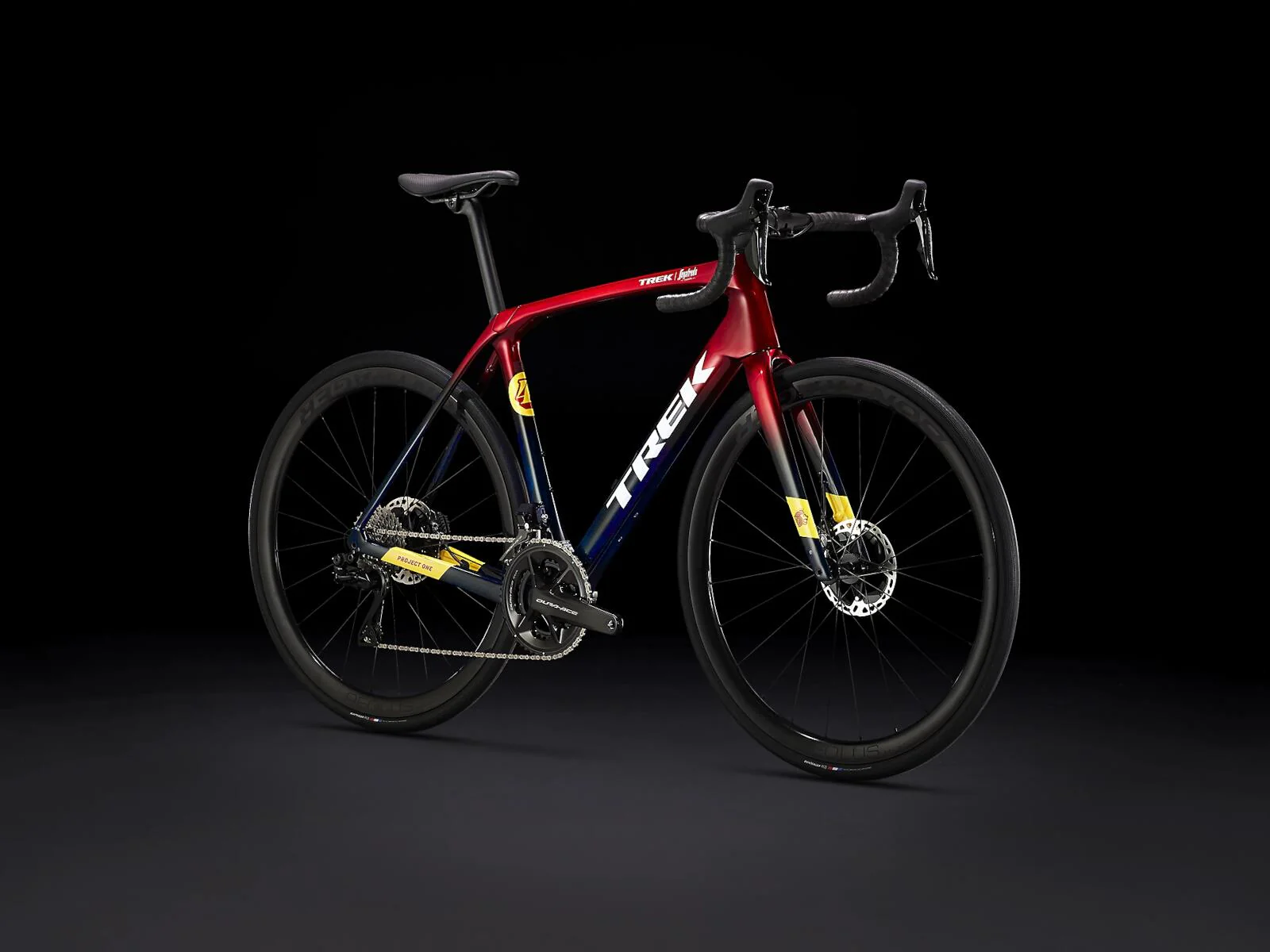 Domane SLR 9 Gen 4 Metallic Red Smoke to Blue Smoke Fade - Image 2