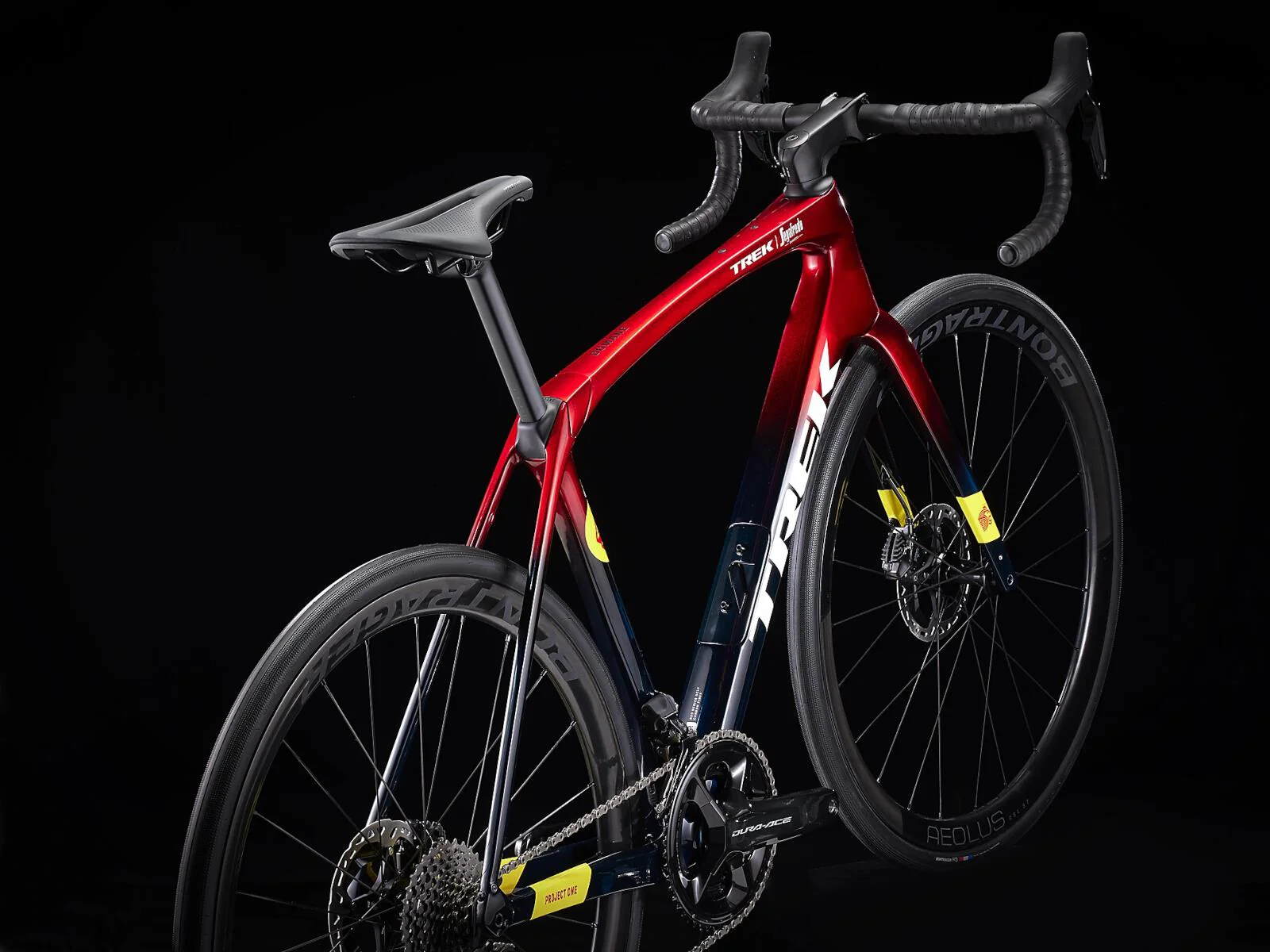 Domane SLR 9 Gen 4 Metallic Red Smoke to Blue Smoke Fade - Image 3