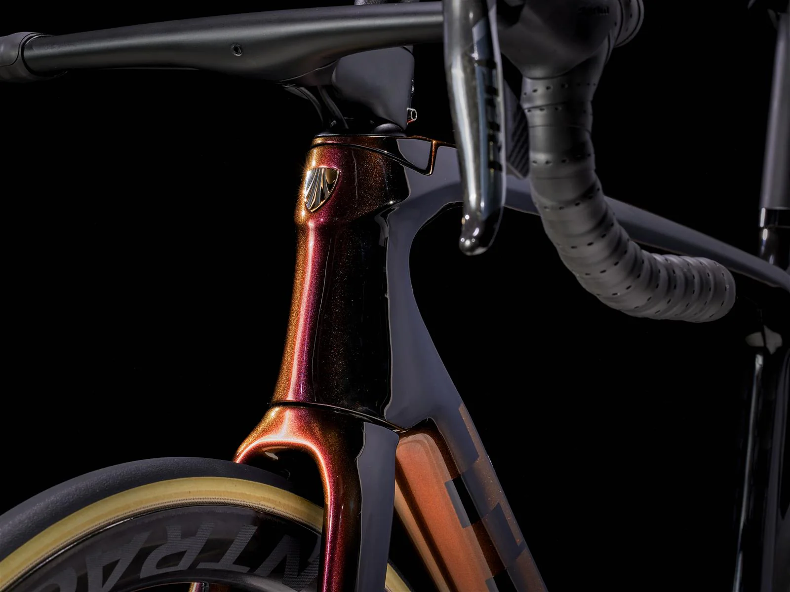 Emonda SLR 9 AXS Axinite Flip/Trek Black - Image 4