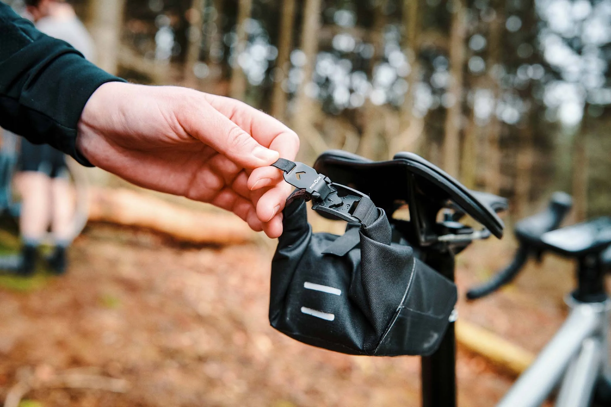 PINCLIP saddle bag S + saddle base, 400ml - black - Image 7