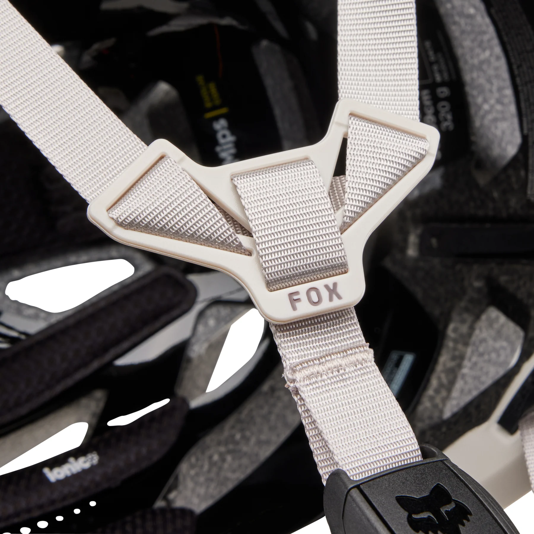 Crossframe Pro Helm - Vintage White - Image 8