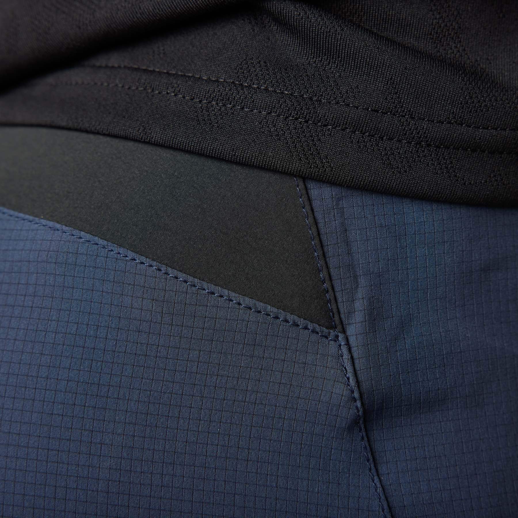 Flexair Ascent Short with Liner - Midnight - Image 3