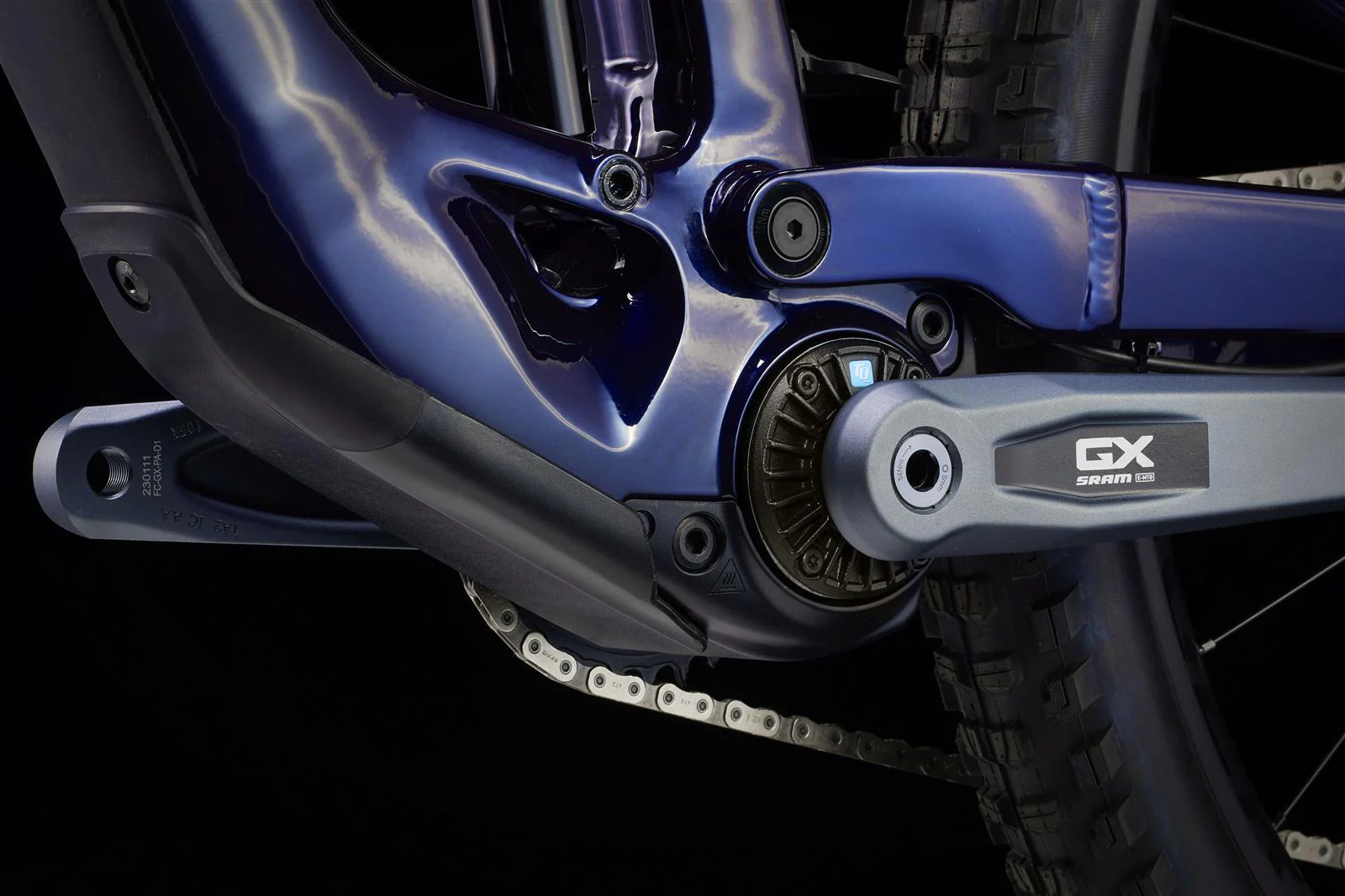 Fuel EXe 8 GX AXS Rage Red to Deep Dark Blue Fade - Image 3