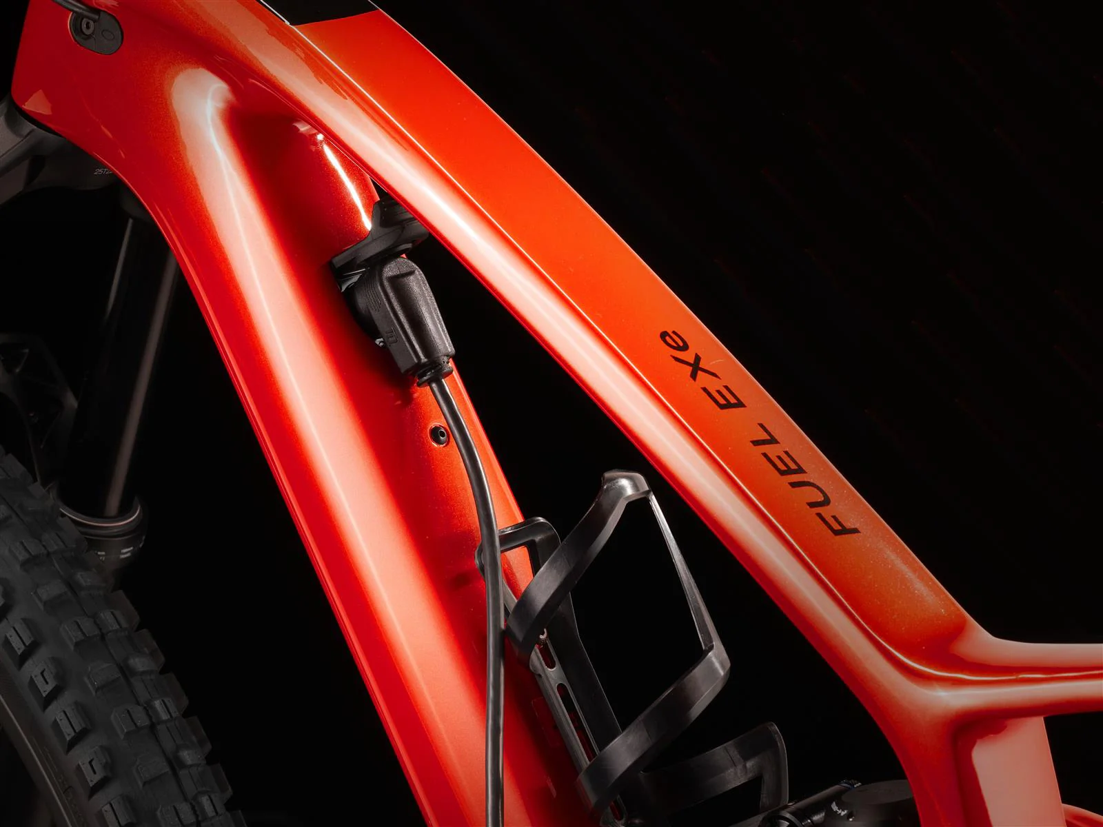 Fuel EXe 9.9 XO AXS Lava 360Wh - Image 6