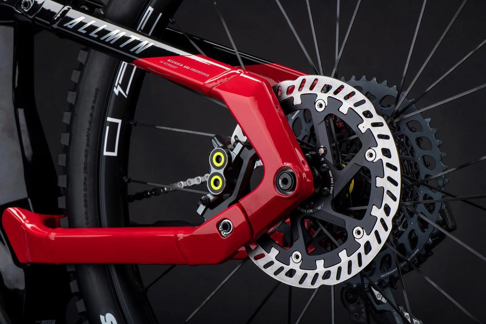 AllMtn CF SE MTB Fully - Gloss Black Grey Red Chrome - Image 9