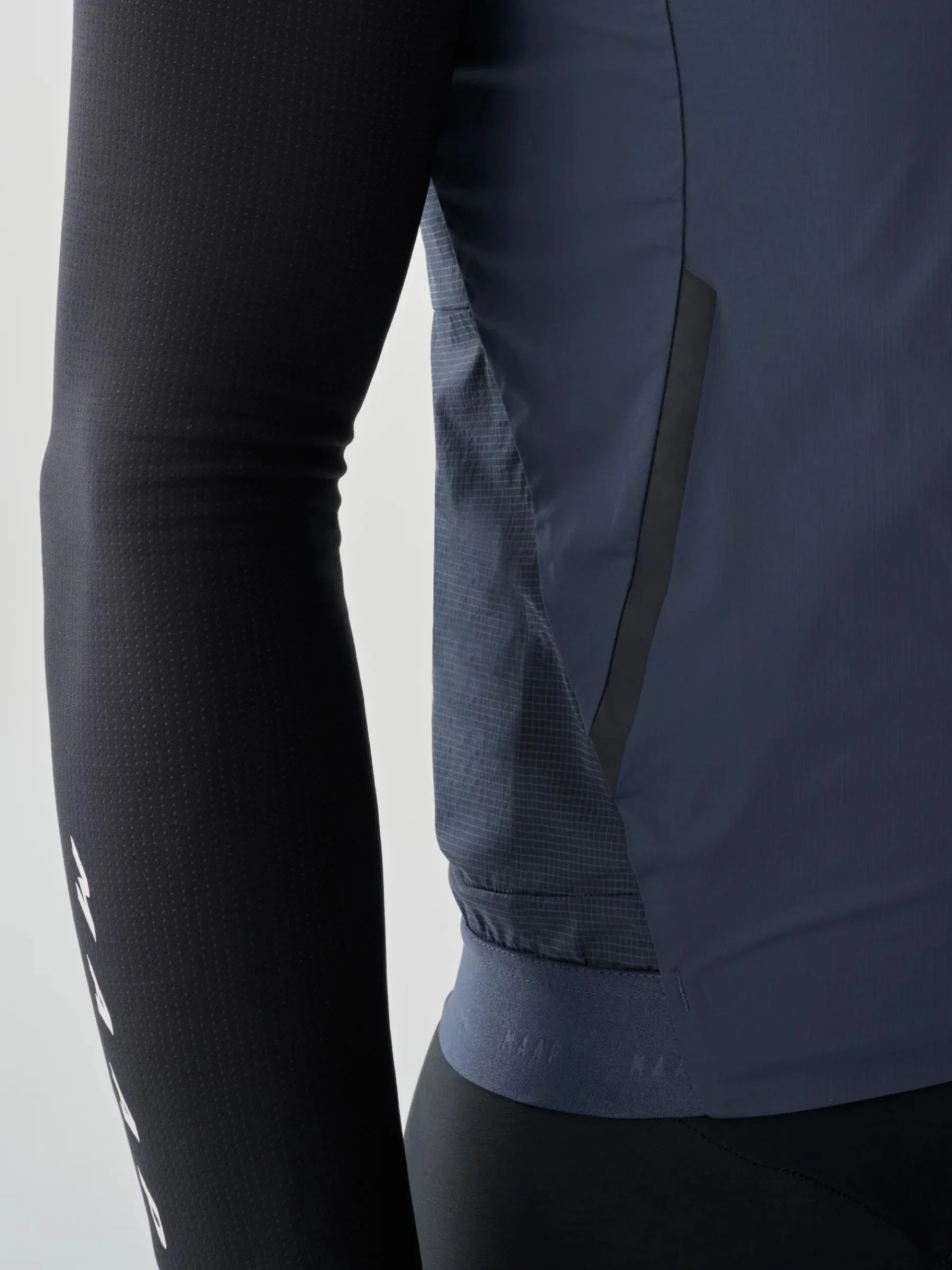 Flow Vest - Midnight - Image 5