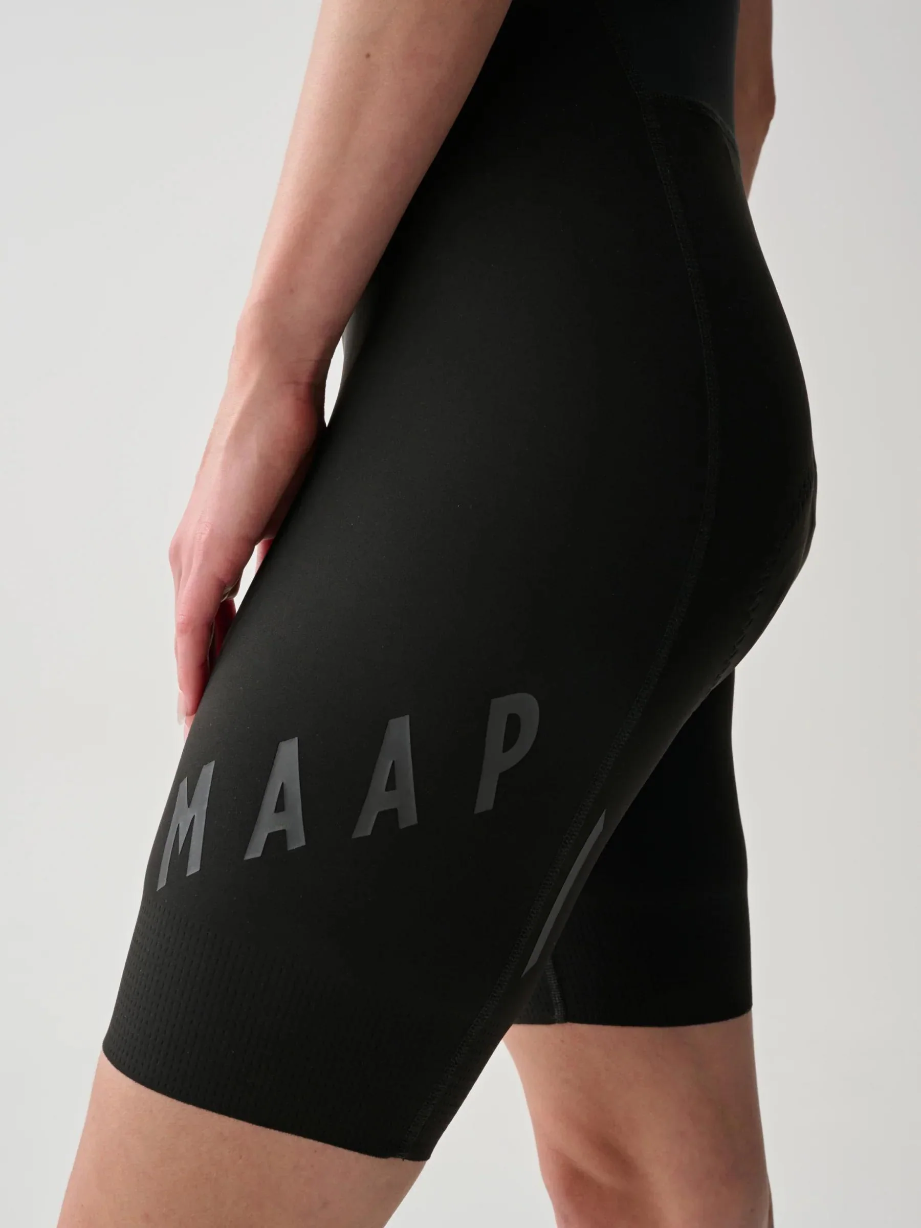 Womens Aeon Bib Shorts - Black/Black - Image 4