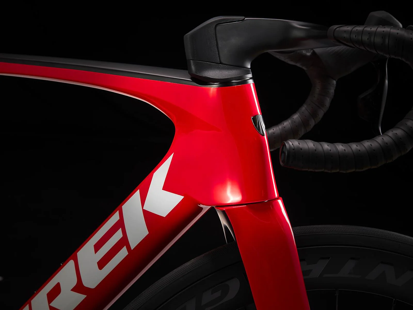 Madone SLR 6 eTap Gen 7 Viper Red - Image 4