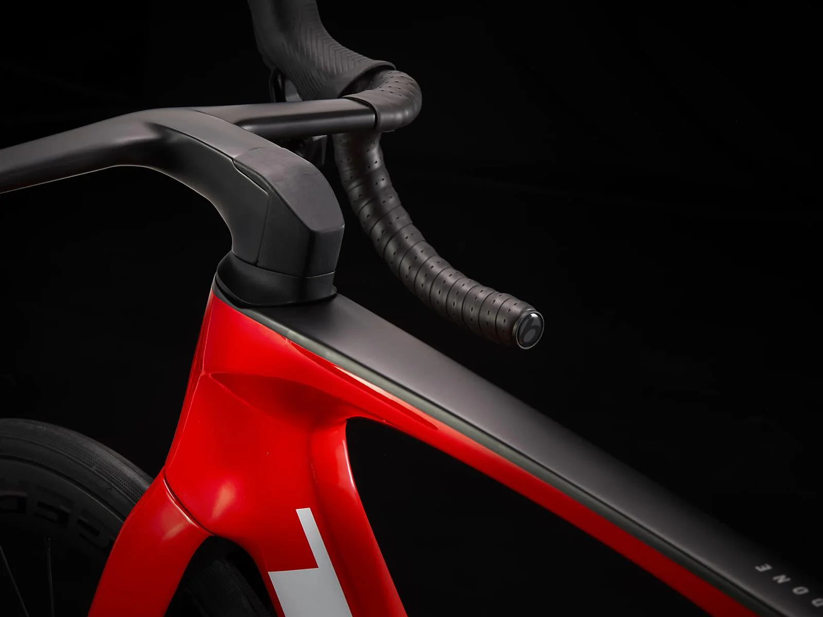 Madone SLR 6 eTap Gen 7 Viper Red - Image 6