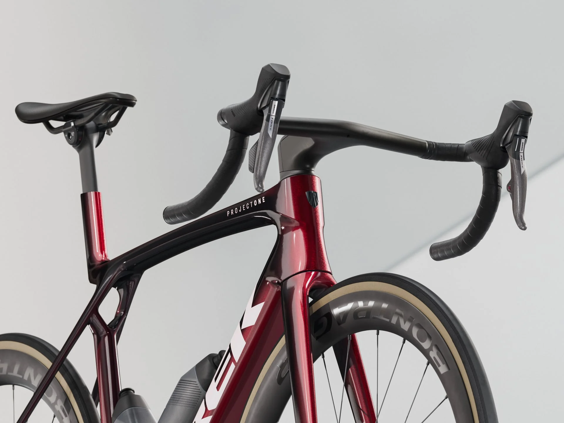 Madone SLR 7 AXS Gen 8 - Carbon Red Smoke - Image 5