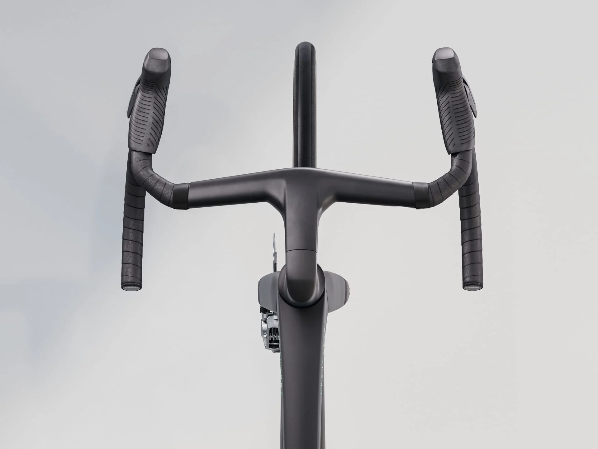 Madone SLR 9 AXS Gen 8 - Matte/Gloss Carbon Smoke - Image 3