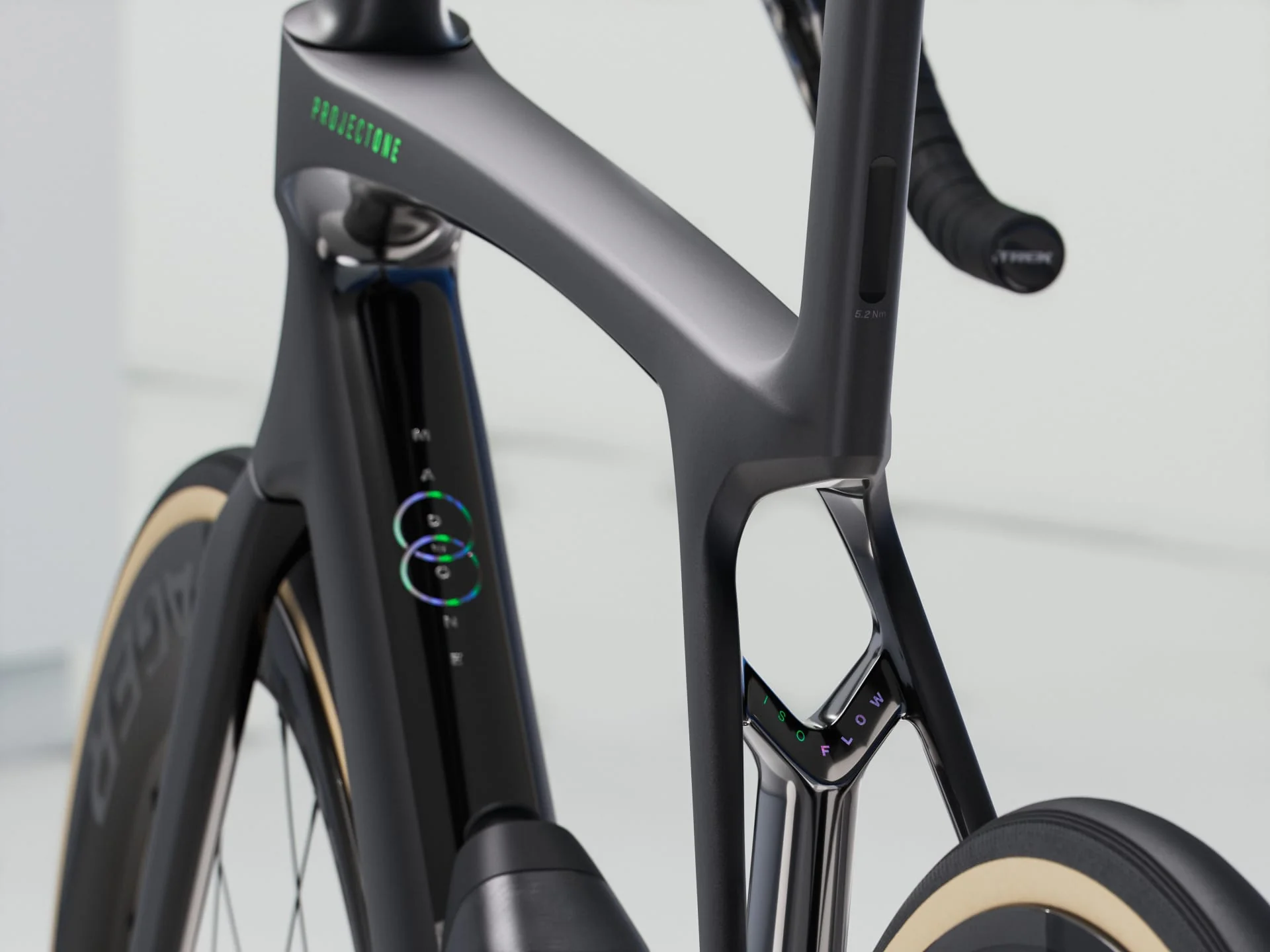 Madone SLR 9 AXS Gen 8 - Matte/Gloss Carbon Smoke - Image 4