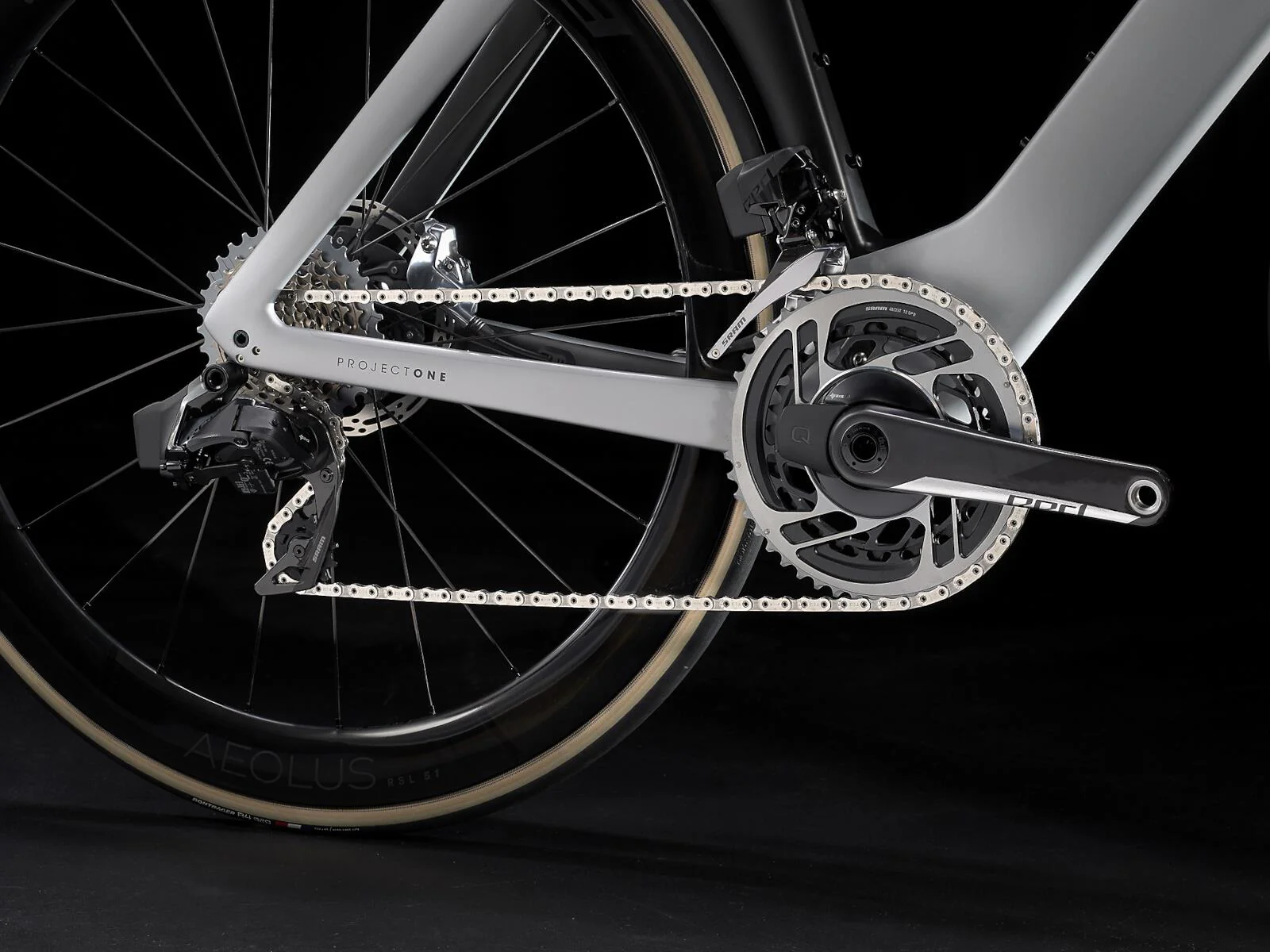 Madone SLR 9 eTap Gen 7 Satin Quicksilver - Image 10
