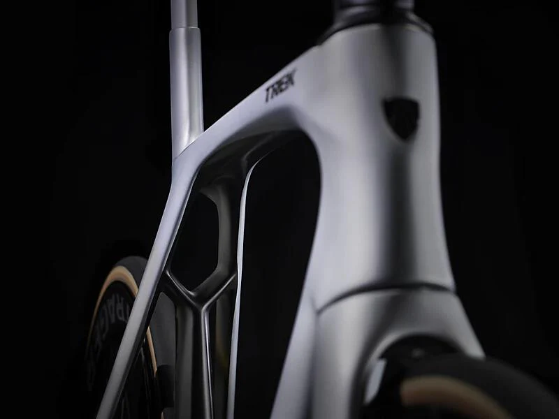 Madone SLR 9 eTap Gen 7 Satin Quicksilver - Image 5
