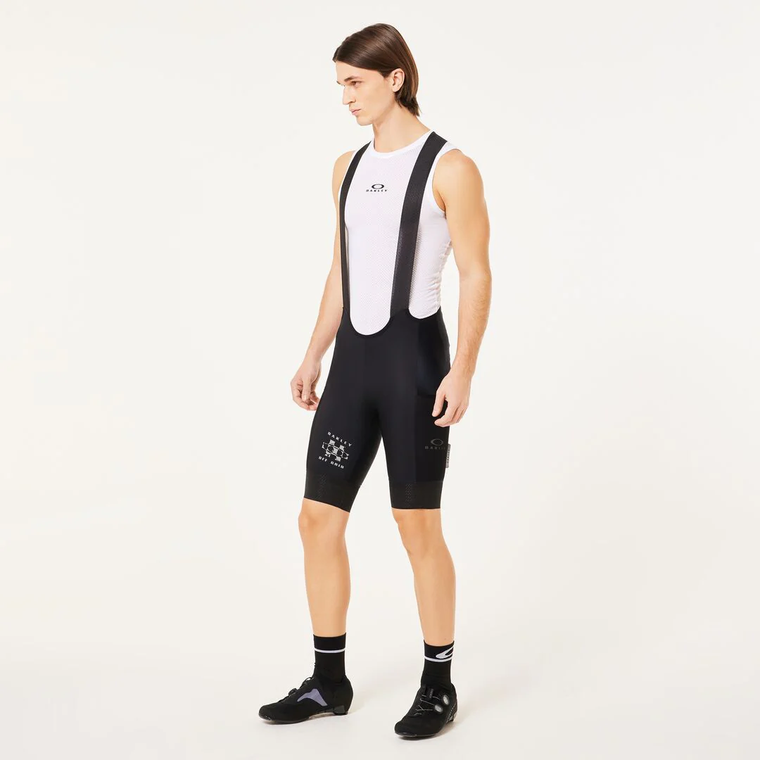 Off Grid Cargo Bib Short 2.0 - Blackout - Image 4