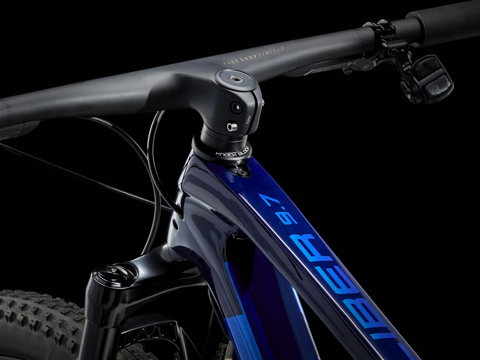 Procaliber 9.7 AXS Carbon Blue Smoke/Deep Dark Blue - Image 6