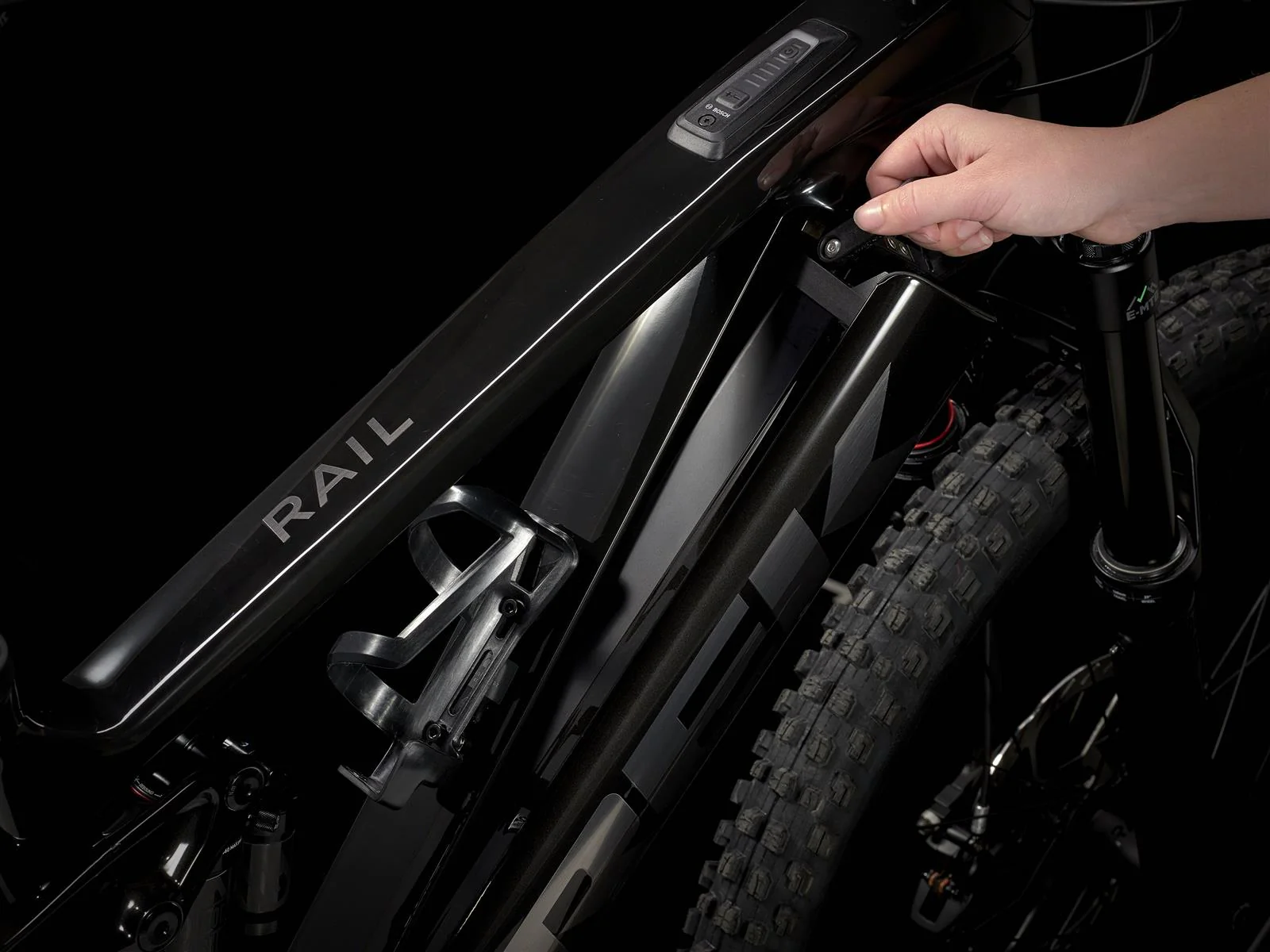 Rail 9.8 GX AXS Deep Smoke 750Wh - Image 5