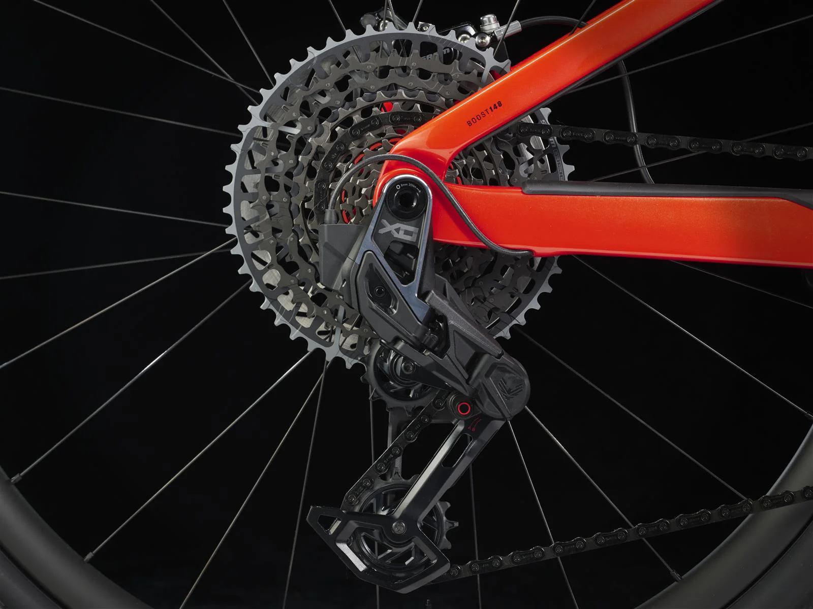 Rail 9.9 XO AXS Lava 750Wh - Image 11