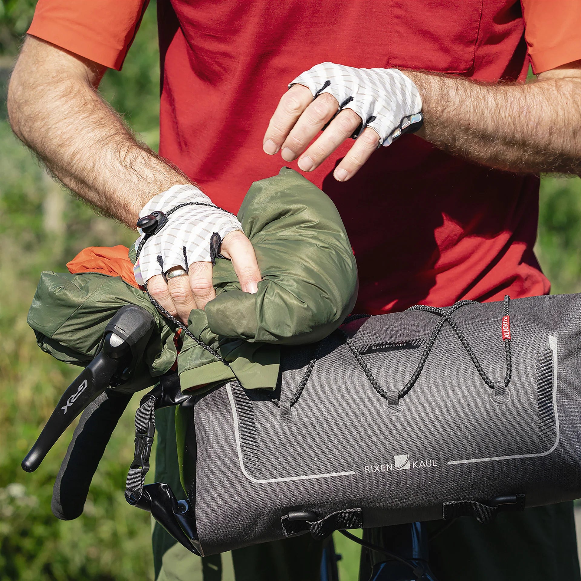 KLICKfix Lenkertasche Bikepack Waterproof 6-12L - grau - Image 8
