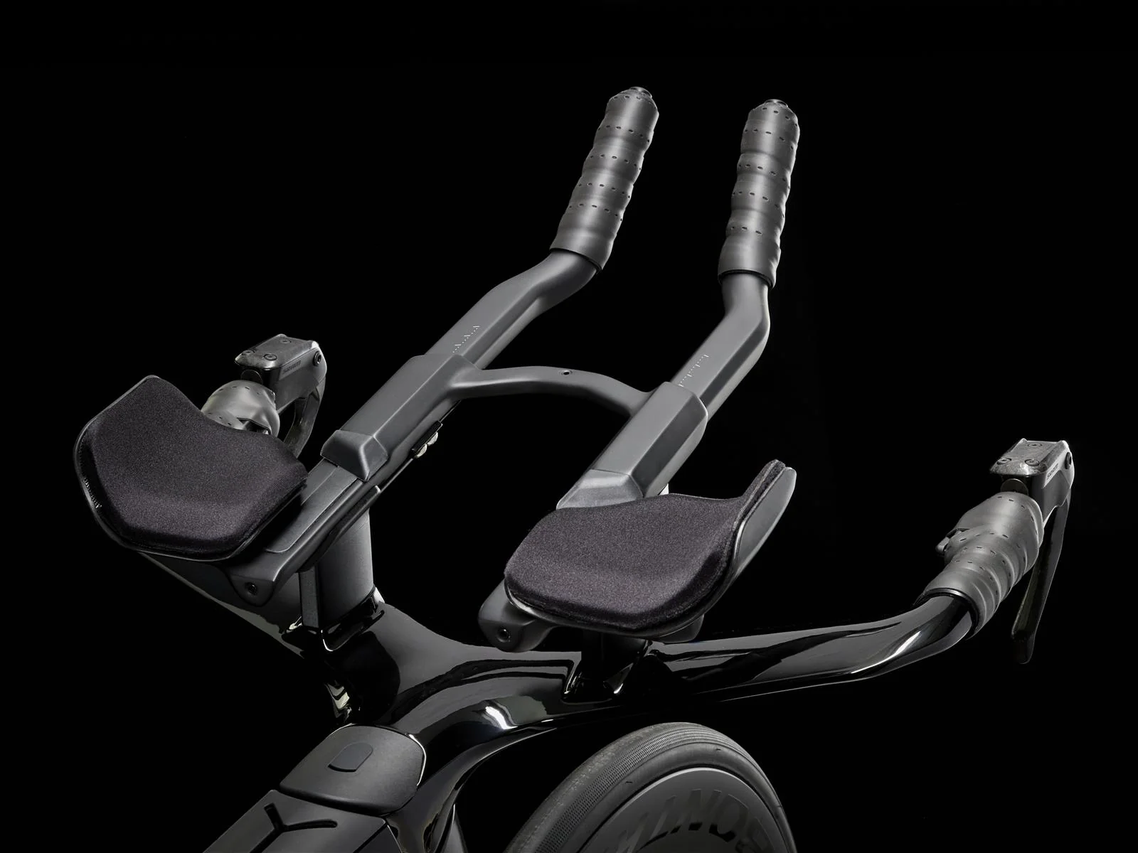 Speed Concept SLR 7 AXS Deep Smoke/Gloss Trek Black - Image 5