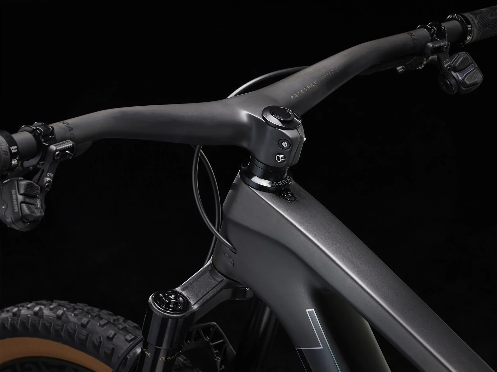 Top Fuel 9.9 XX AXS Matte Raw Carbon - Image 4