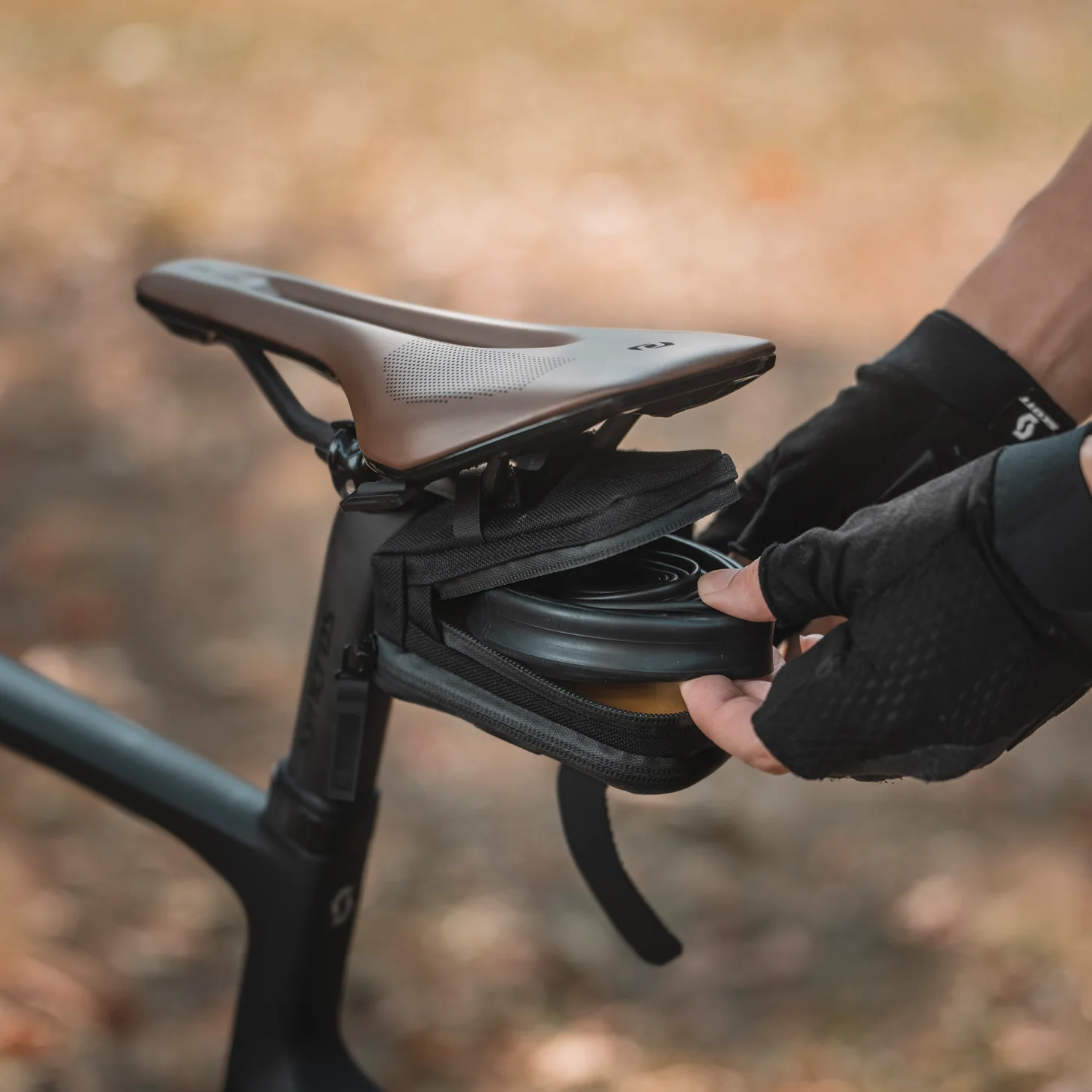 Elementa SeatBag Pro with Essential Tools - Image 4