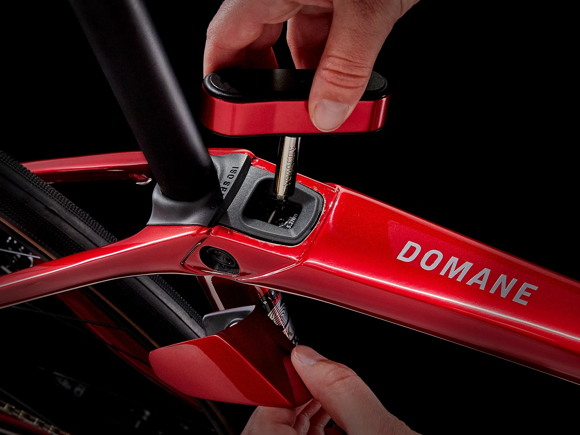 Domane SL 6 eTap Gen 4 Crimson - Image 9