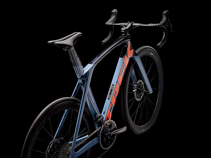 Madone SL 7 eTap Battleship Blue - Image 3