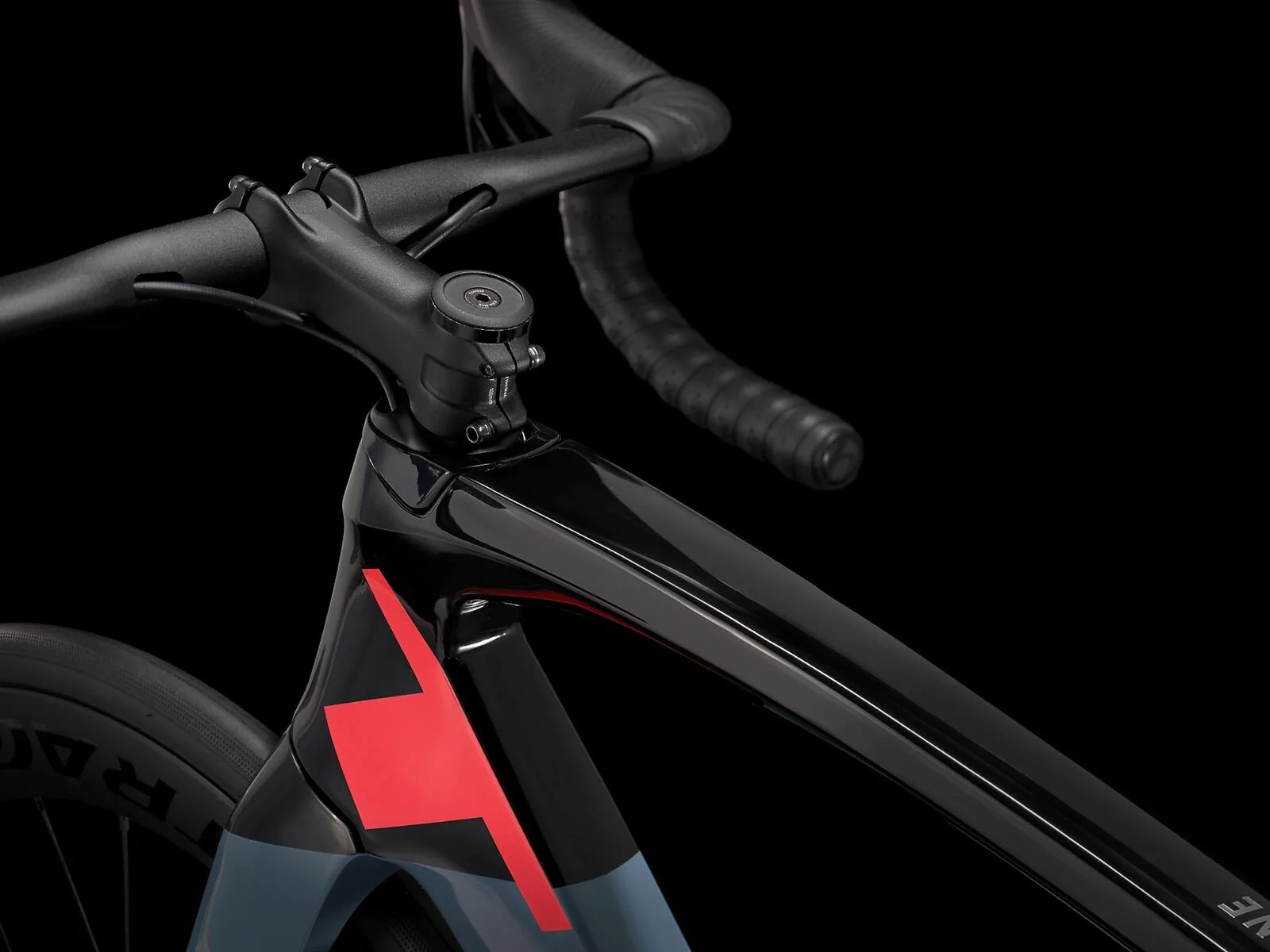 Madone SL 7 eTap Battleship Blue - Image 6