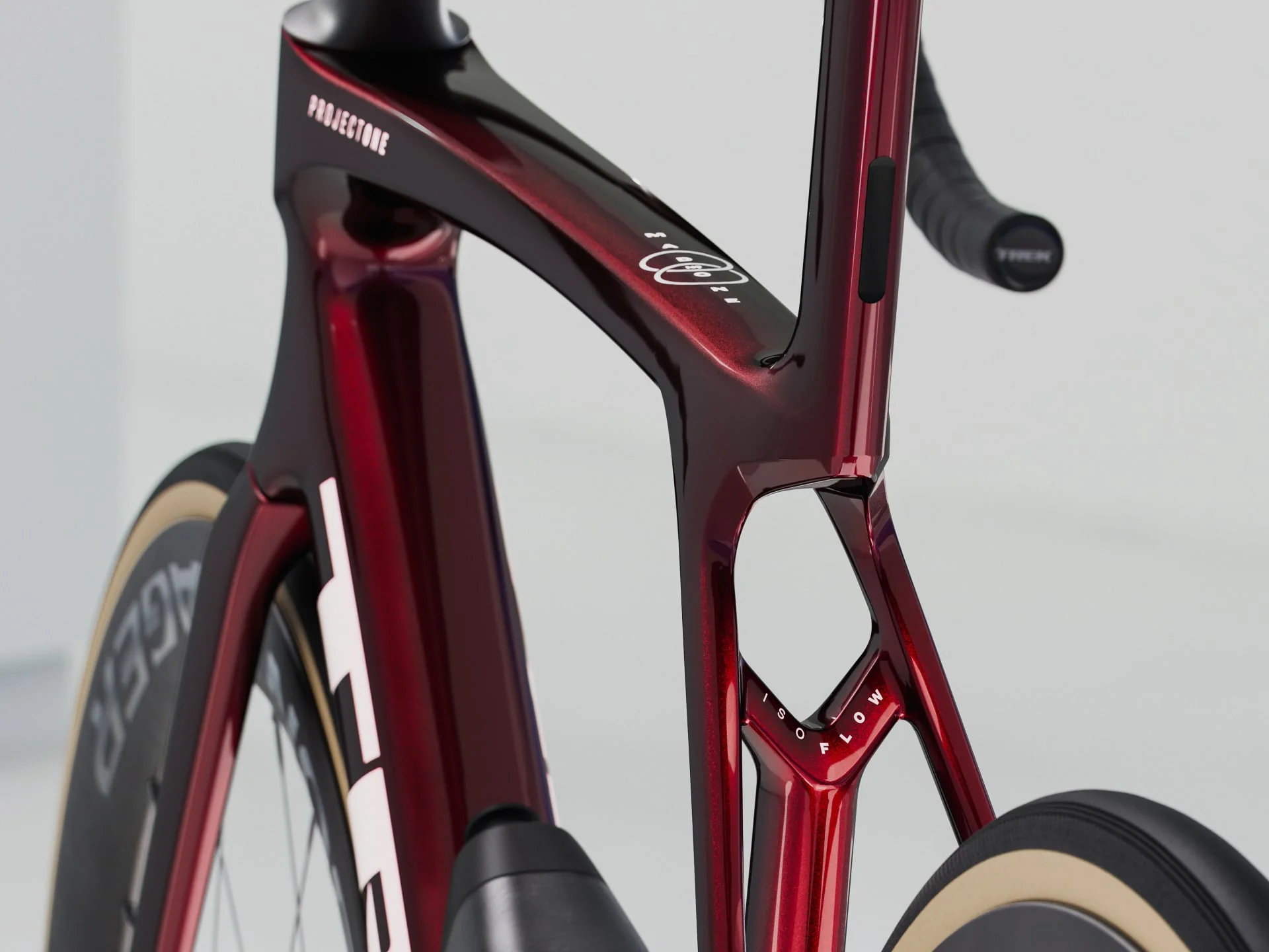 Madone SLR 7 Gen 8 - Carbon Red Smoke - Image 4