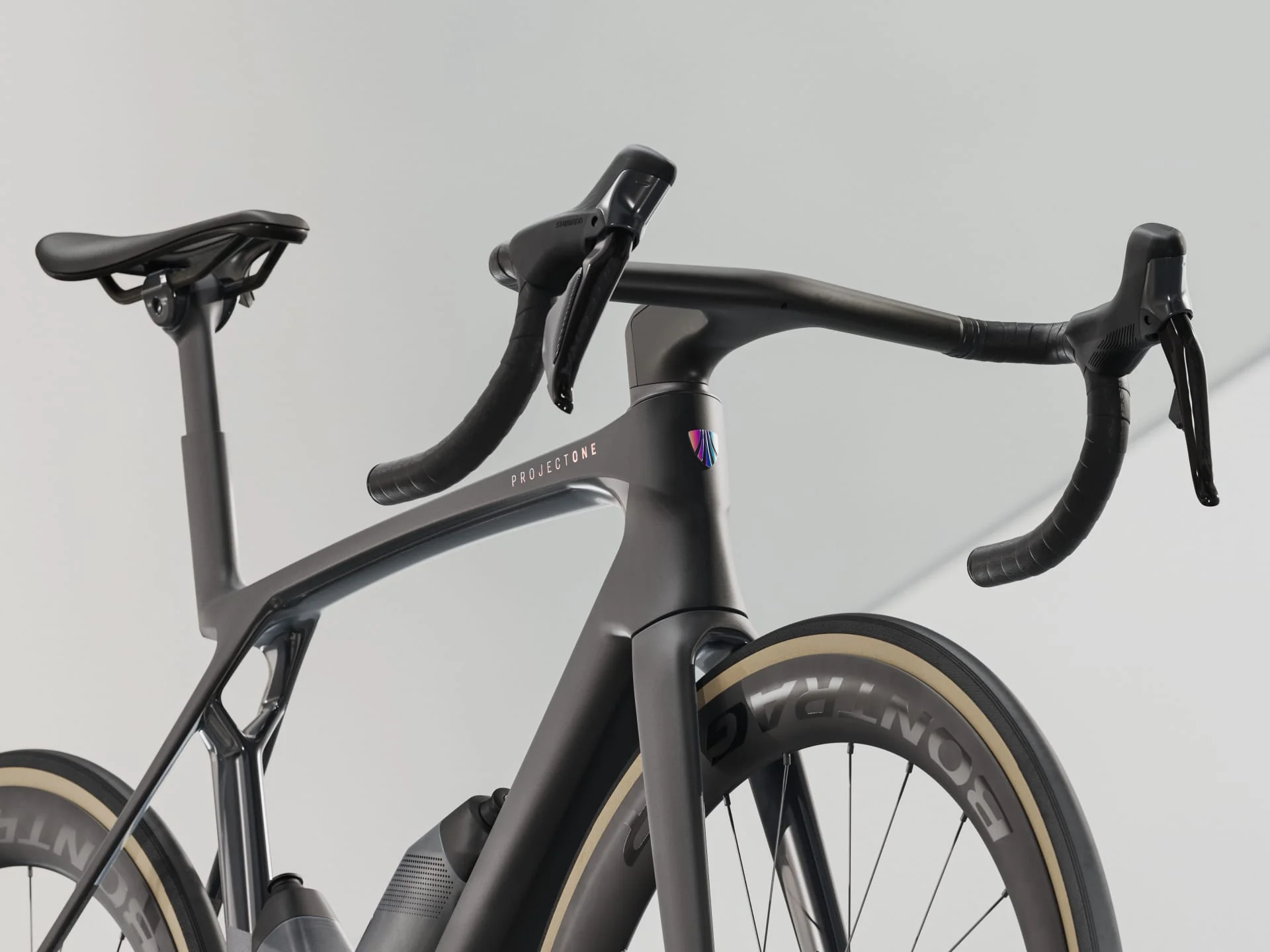 Madone SLR 7 Gen 8 - Matte/Gloss Carbon Smoke - Image 5