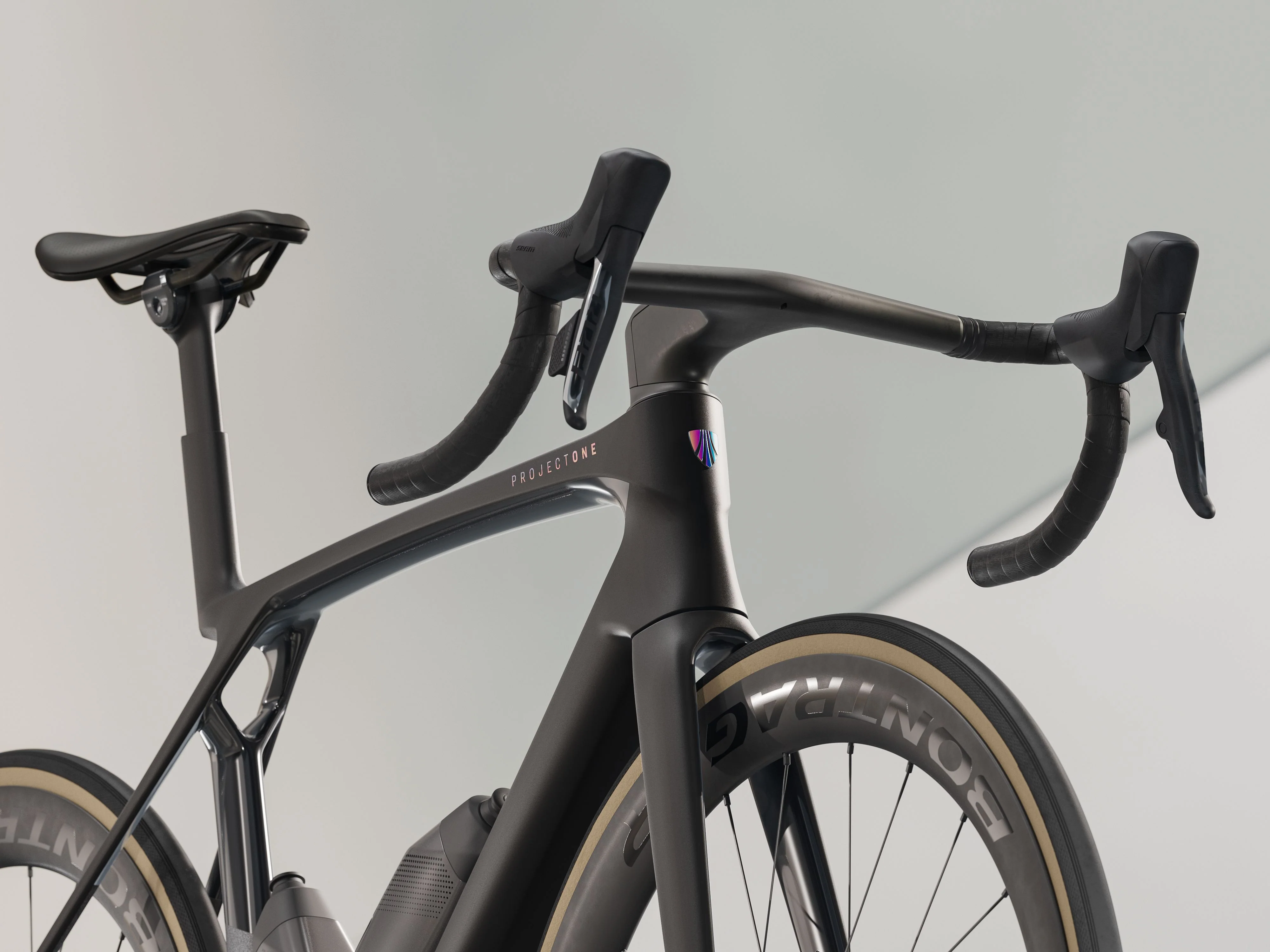 Madone SLR 8 AXS Gen 8 - Matte/Gloss Carbon Smoke - Image 5