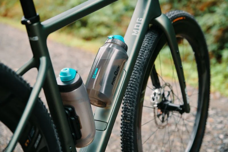TWIST bottle 750 antibacterial + bike base - transparent black - Image 2